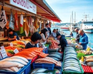 Proef de verse visgerechten in de haven van Hokkaido, Japan