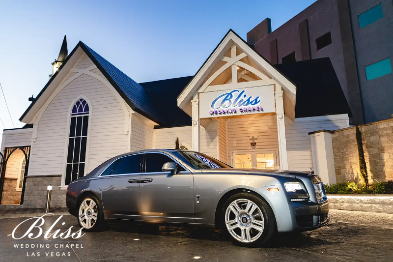 Bliss-Wedding-Chapel-Front-with-Rolls-Royce