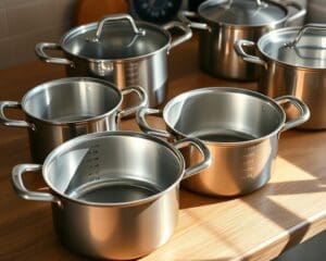 Keukenpotten met meetlijnen aan de binnenkant