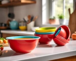 Keukenschalen met een opvouwbare opschepkom