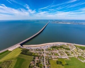 Den Oever – Waarom is dit de perfecte plek om de Afsluitdijk te ontdekken?